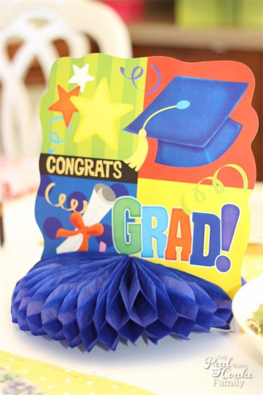 Quick, easy and cute graduation party ideas. #Grad #Graduation #Party ...