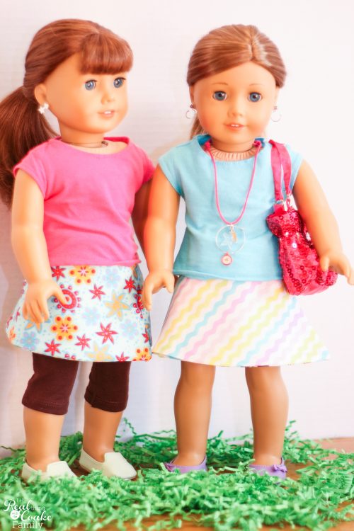 Free doll clothes pattern for an American Girl Doll Easter reversible skirt. Super easy sewing and a cute skirt. Fun! Free doll clothes pattern for an American Girl Doll Easter reversible skirt. Super easy sewing and a cute skirt. Fun!