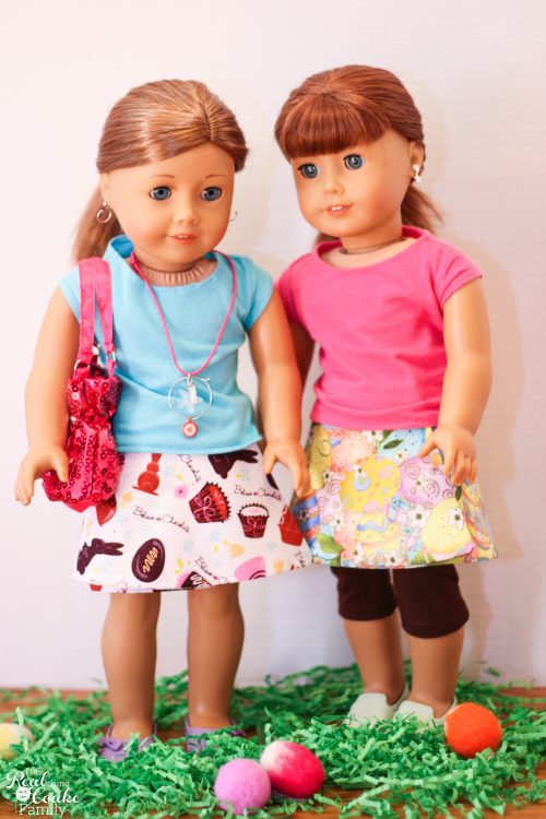 Free doll clothes pattern for an American Girl Doll Easter reversible skirt. Super easy sewing and a cute skirt. Fun! Free doll clothes pattern for an American Girl Doll Easter reversible skirt. Super easy sewing and a cute skirt. Fun!