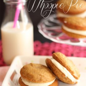 Pumpkin recipes! Perfect for fall. This is a delicious recipe to make Pumpkin Spice Whoopie Pie. Nom nom!