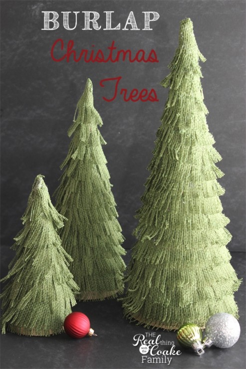 Darling Christmas crafts to make burlap Christmas trees. Perfect Christmas decorations. #Burlap #Christmas #Craft #Trees #RealCoake