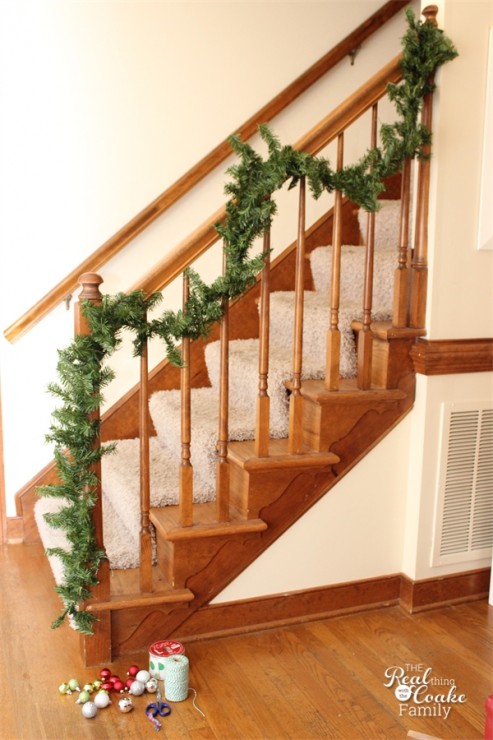 Christmas Decorating ideas to make a simple and inexpensive Christmas garland from #RealCoake #Garland #Christmas #Decorating Christmas Decorating ideas to make a simple and inexpensive Christmas garland from #RealCoake #Garland #Christmas #Decorating