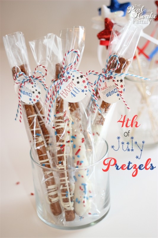 4th of July Recipes to make adorable and delicious pretzels to snack on while watching the fireworks. Yummy! #Recipe #4thofJuly #RealCoake