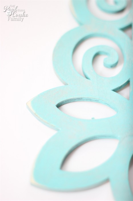 Super simple to make a statement in your room with this DIY wall art. Such a pretty frame and looks easy to do! #DIY #WallArt #Crafts #RealCoake Super simple to make a statement in your room with this DIY wall art. Such a pretty frame and looks easy to do! #DIY #WallArt #Crafts #RealCoake