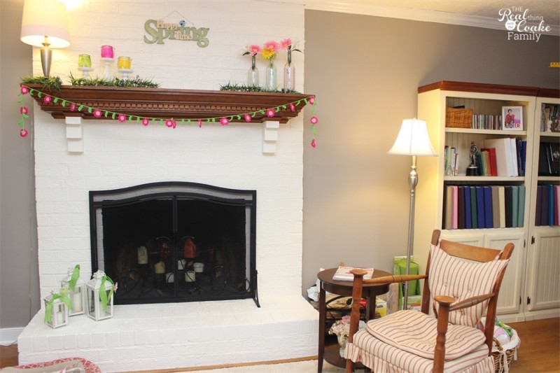 A pretty living room reveal. Room projects included painting the fireplace, removing chair rail and updating the whole room! #LivingRoom #Makeover #HomeDecor #RealCoake A pretty living room reveal. Room projects included painting the fireplace, removing chair rail and updating the whole room! #LivingRoom #Makeover #HomeDecor #RealCoake