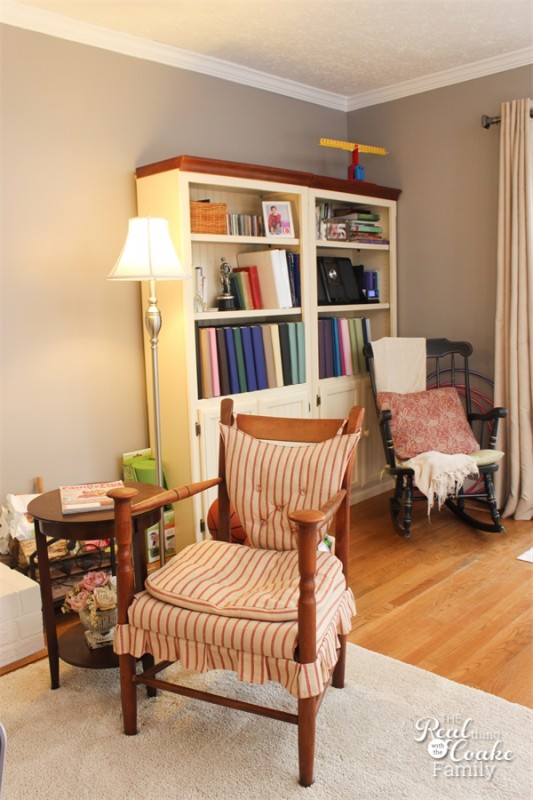 A pretty living room reveal. Room projects included painting the fireplace, removing chair rail and updating the whole room! #LivingRoom #Makeover #HomeDecor #RealCoake A pretty living room reveal. Room projects included painting the fireplace, removing chair rail and updating the whole room! #LivingRoom #Makeover #HomeDecor #RealCoake