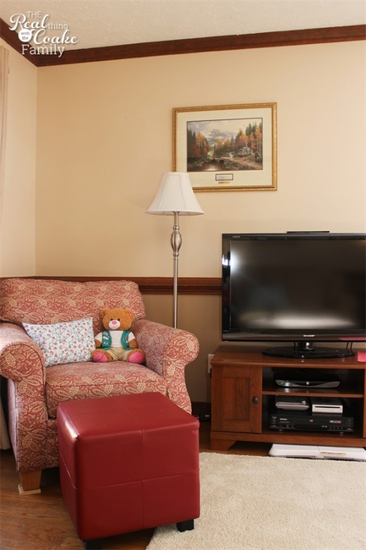 A pretty living room reveal. Room projects included painting the fireplace, removing chair rail and updating the whole room! #LivingRoom #Makeover #HomeDecor #RealCoake A pretty living room reveal. Room projects included painting the fireplace, removing chair rail and updating the whole room! #LivingRoom #Makeover #HomeDecor #RealCoake
