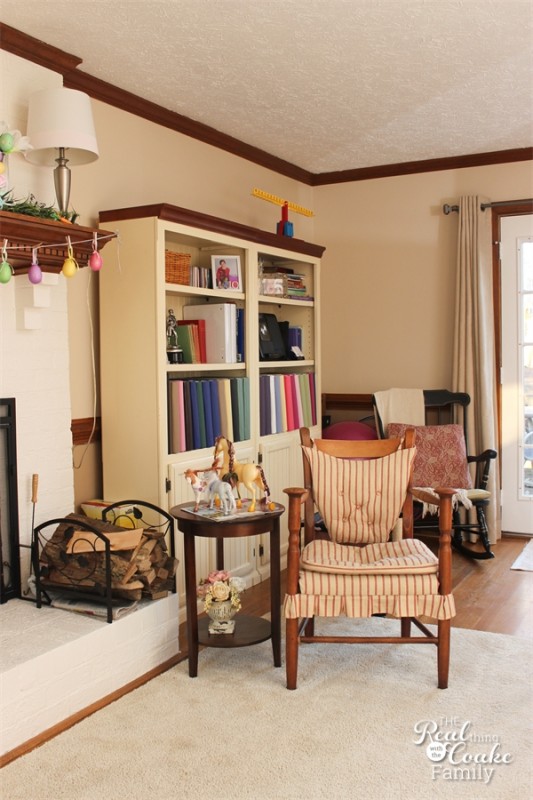 A pretty living room reveal. Room projects included painting the fireplace, removing chair rail and updating the whole room! #LivingRoom #Makeover #HomeDecor #RealCoake A pretty living room reveal. Room projects included painting the fireplace, removing chair rail and updating the whole room! #LivingRoom #Makeover #HomeDecor #RealCoake