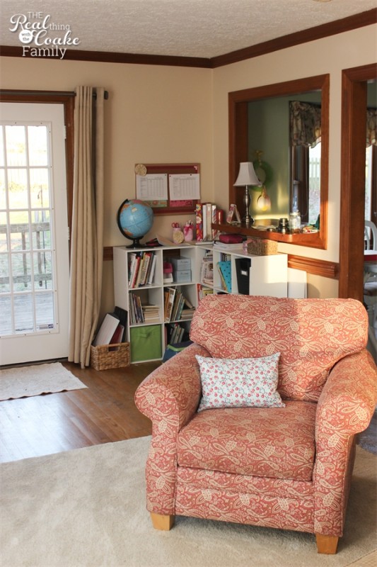 A pretty living room reveal. Room projects included painting the fireplace, removing chair rail and updating the whole room! #LivingRoom #Makeover #HomeDecor #RealCoake A pretty living room reveal. Room projects included painting the fireplace, removing chair rail and updating the whole room! #LivingRoom #Makeover #HomeDecor #RealCoake