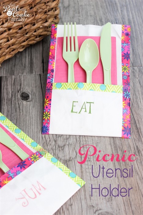 Need to do this for our next picnic! Make picnic utensil holders. Easy, quick, and cute. Perfect! #Picnic #Crafts #PGeveryday #Sponsored #RealCoake