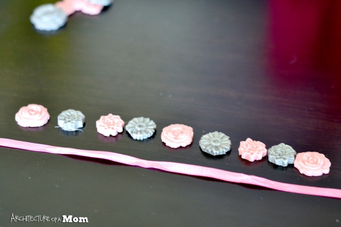 Cute idea and simple to make! American Girl Crafts to make an embellished headband. #AmericanGirl #Crafts #Headband #ModMelts #RealCoake Cute idea and simple to make! American Girl Crafts to make an embellished headband. #AmericanGirl #Crafts #Headband #ModMelts #RealCoake