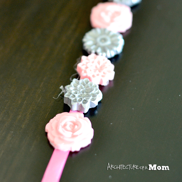Cute idea and simple to make! American Girl Crafts to make an embellished headband. #AmericanGirl #Crafts #Headband #ModMelts #RealCoake Cute idea and simple to make! American Girl Crafts to make an embellished headband. #AmericanGirl #Crafts #Headband #ModMelts #RealCoake