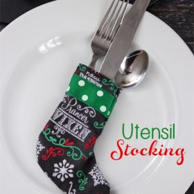 Love Christmas Ideas that are so cute! This cute utensil stocking will look great on our table and is a simple sewing project.