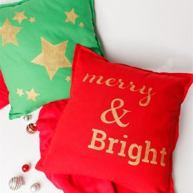 I love simple Christmas crafts - These Decorative Pillows are so quick, easy and inexpensive. I can customize them any way I want. Perfect for my Christmas Decorations!