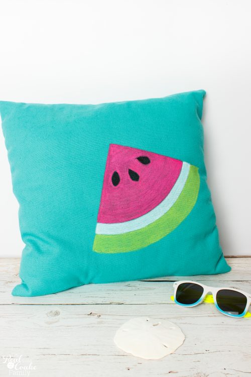 Simple, Bright, and Fun Summer Decorating Pillows