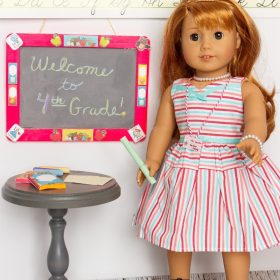 These are the cutest DIY American Girl Doll Crafts for Back to School! Make cute chalkboards, textbooks, ID badges and notebook paper. Fun!
