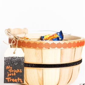 Such a cute DIY basket for our Halloween treats! It would make a cute addition to our Halloween decorations and looks like an easy craft.